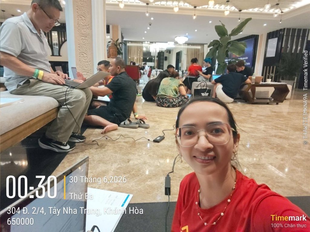 Nguyễn Thị Ngọc Dung đang học tập tại một khoá học